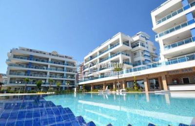 4990 Spacious 2+1 apartment with extensive complex amenities